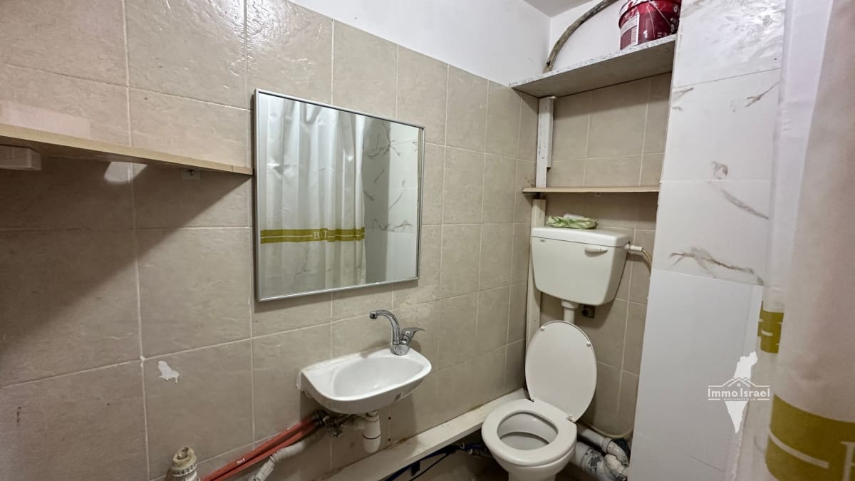 3-Room Apartment on the Second Floor, Hey Neighborhood, Be'er Sheva