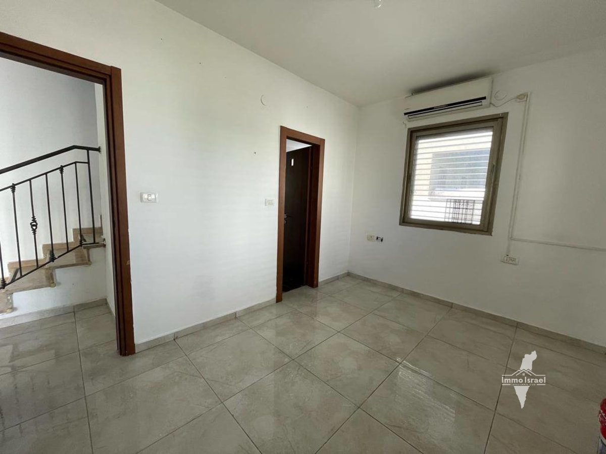 Сдается роскошная двухэтажная квартира в Ришон-ле-Ционе