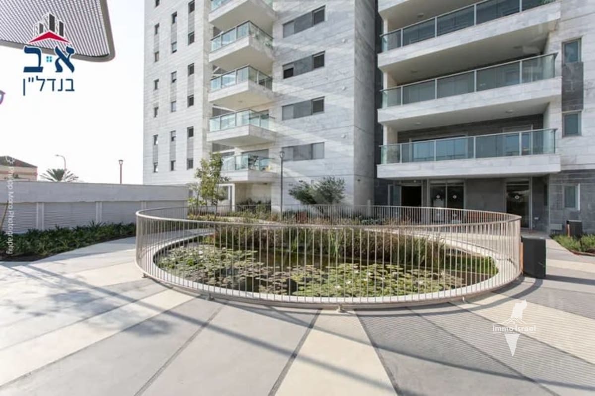 New 4-Room Apartment from Contractor for Sale on Ha-Melekh Amatsyahu Street, Haifa