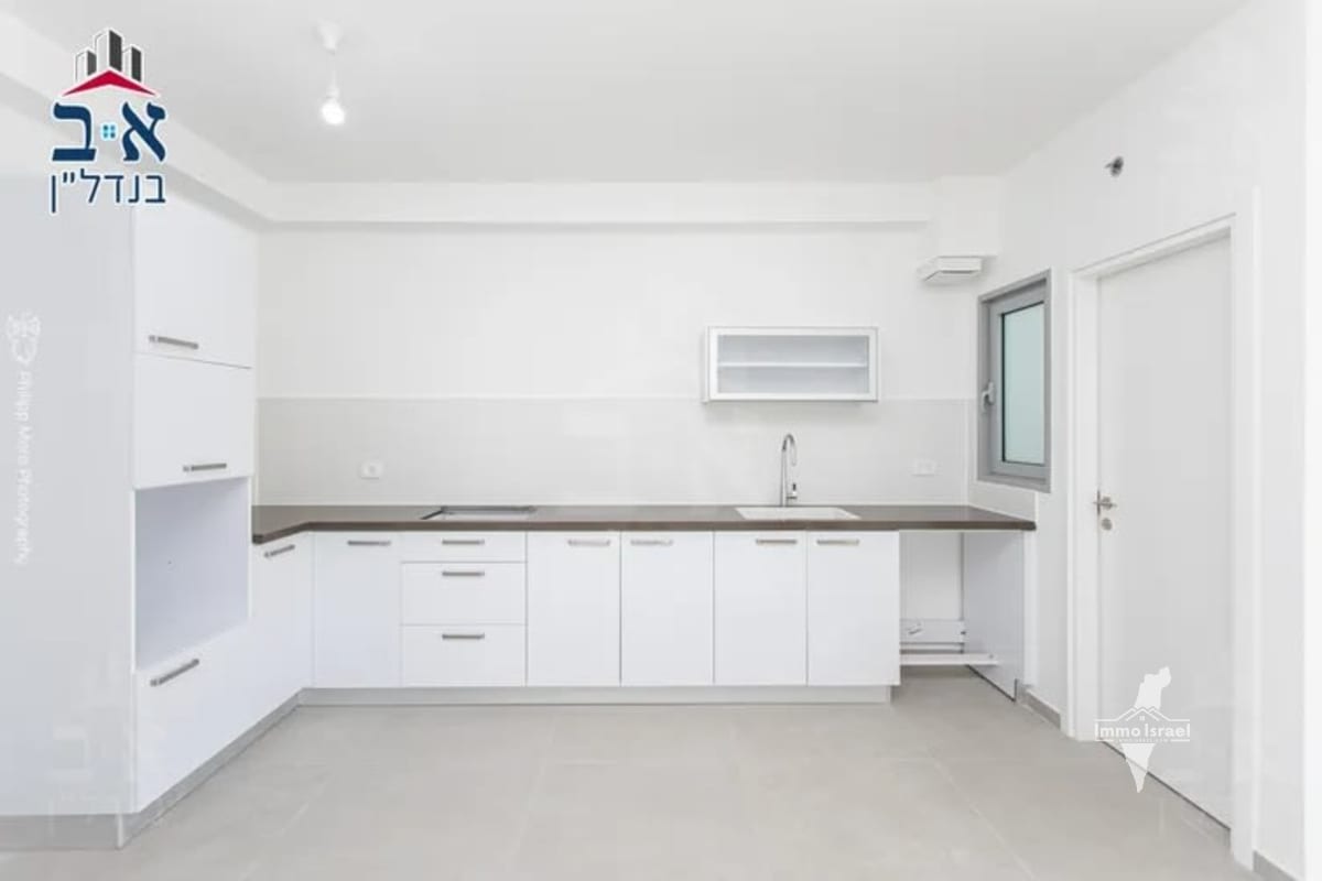 New 4-Room Apartment from Contractor for Sale on Ha-Melekh Amatsyahu Street, Haifa