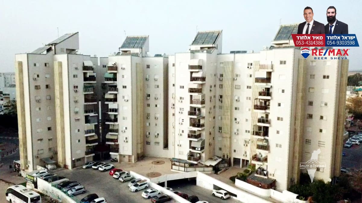 4-Room Apartment for Sale in a Building with Elevator, Hen Street, Be'er Sheva