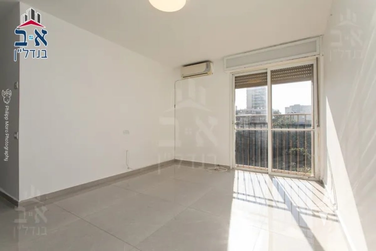 2-Room Apartment for Sale in Kiryat Sprinzak Neighborhood, Haifa