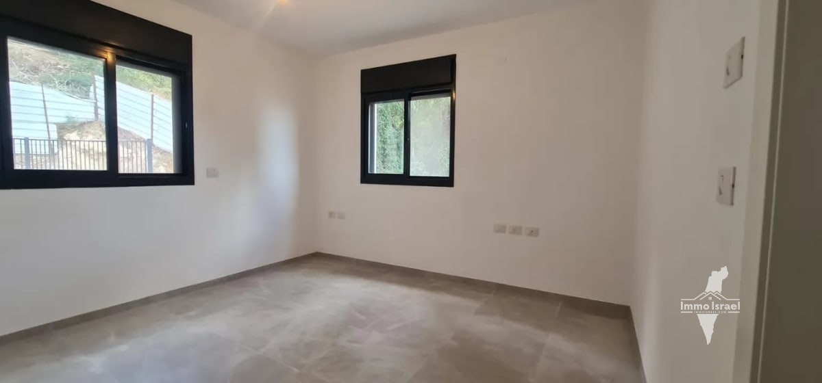 New 4-Room Apartment from Contractor for Sale on Zalman Shneur Street, Haifa