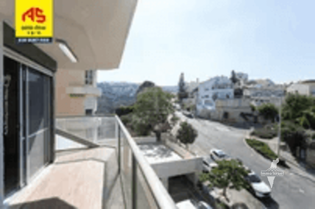 4.5-Room Apartment for Sale on Raul Wallenberg Street, Haifa