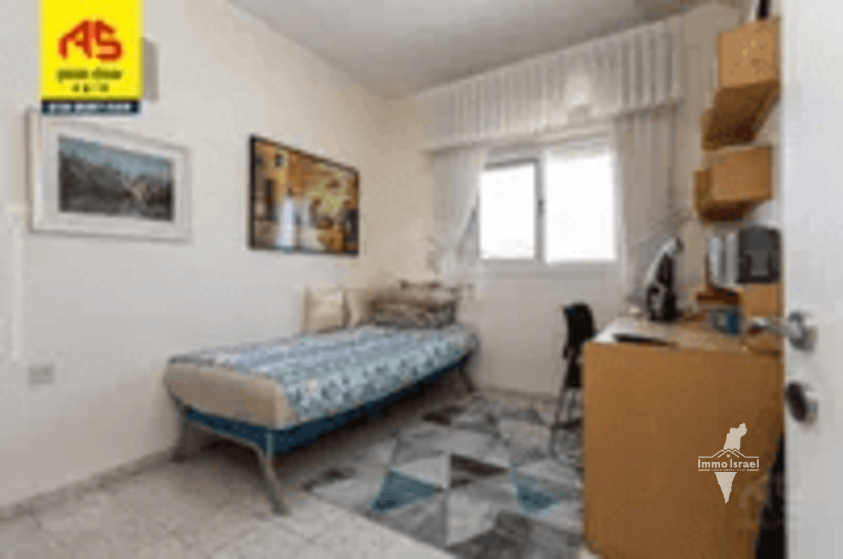 4.5-Room Apartment for Sale on Raul Wallenberg Street, Haifa