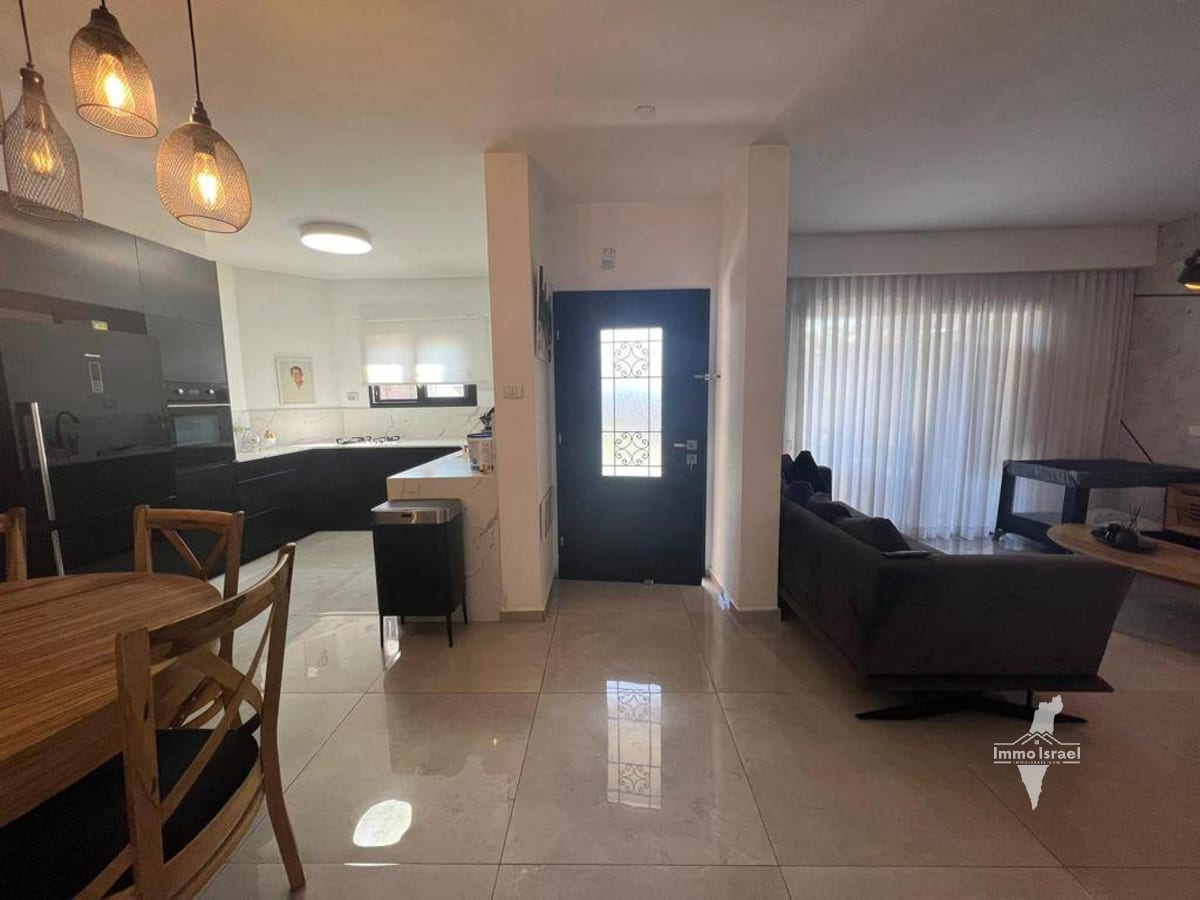 4-Room Two-Family Ground House for Sale on Bilu Street, Netivot