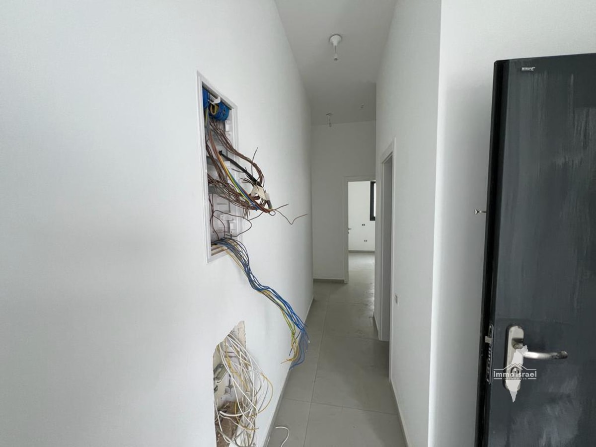 5-Room Penthouse for Sale on Yahadut Italia Street, Netivot