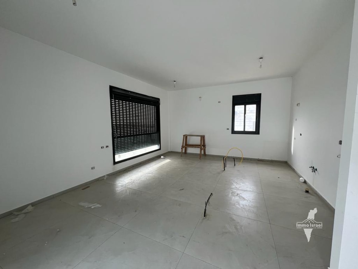 5-Room Penthouse for Sale on Yahadut Italia Street, Netivot