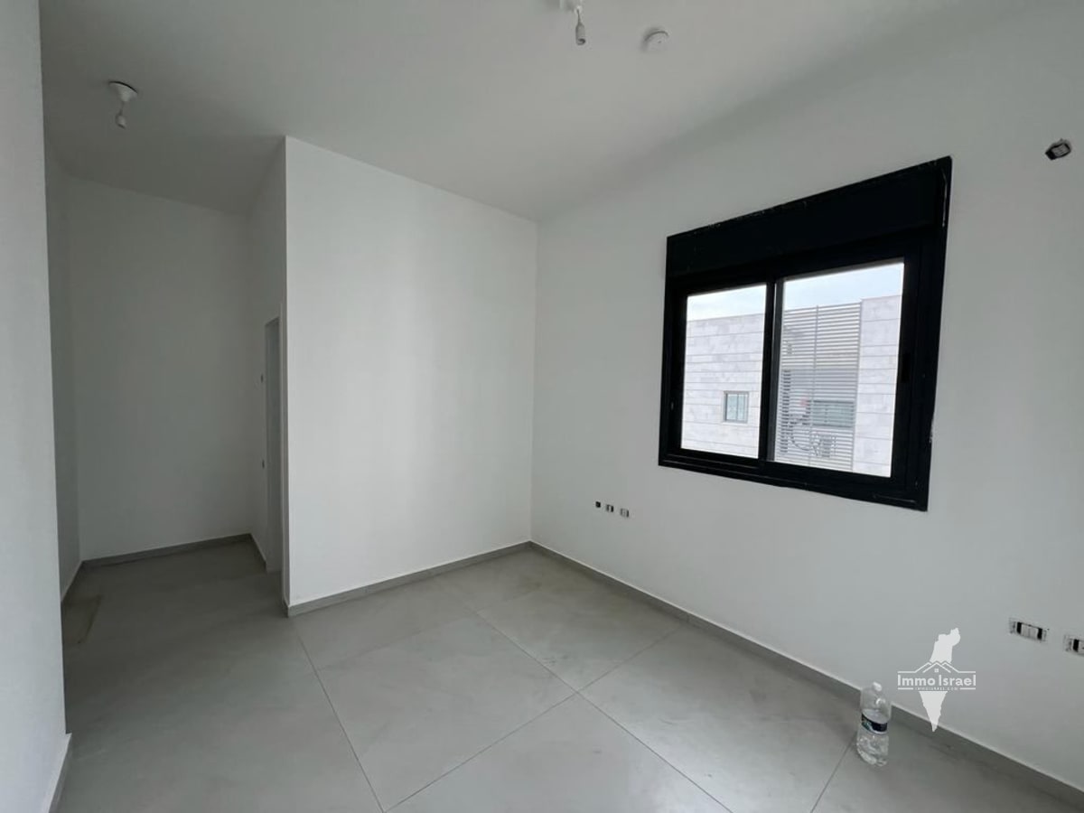 5-Room Penthouse for Sale on Yahadut Italia Street, Netivot