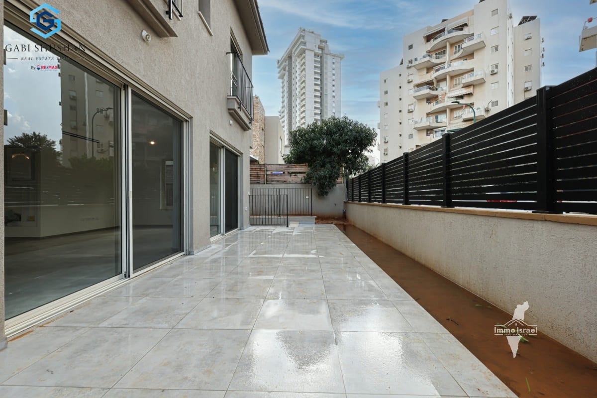 Spacious 9-Room Family Duplex for Sale on Mordechai Eliyahu Street, Netanya