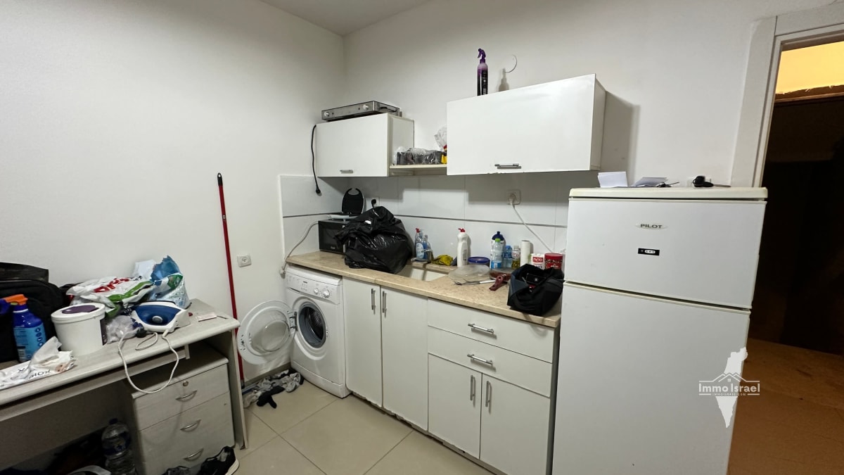 Divided 3-Room Apartment for Sale next to Kyriat HaMemshala and the Central Station, Be'er Sheva