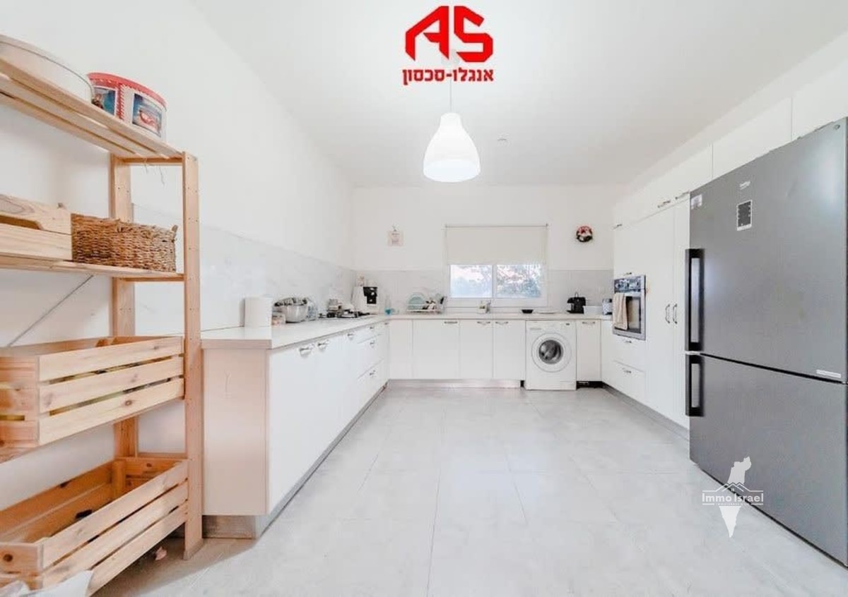 4-Room Cottage for Sale in Kibbutz Zikim