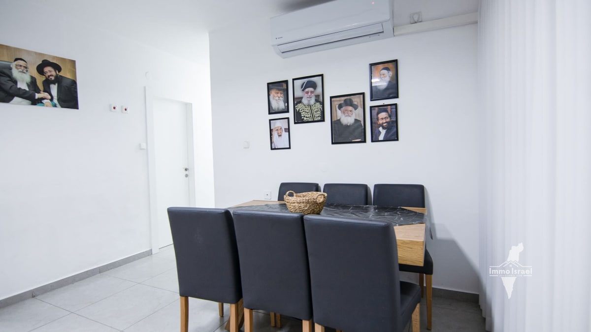 4-Room Apartment for Sale on 22 Hen Street, Be'er Sheva