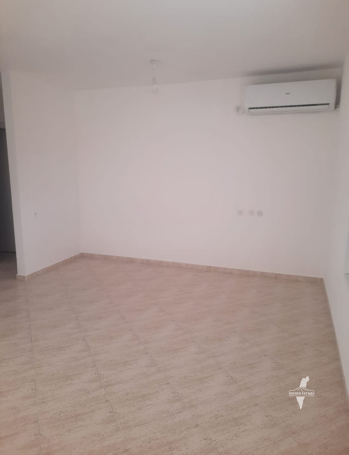 3-Room Apartment for Rent in Neve Dekalim Neighborhood, Ashkelon