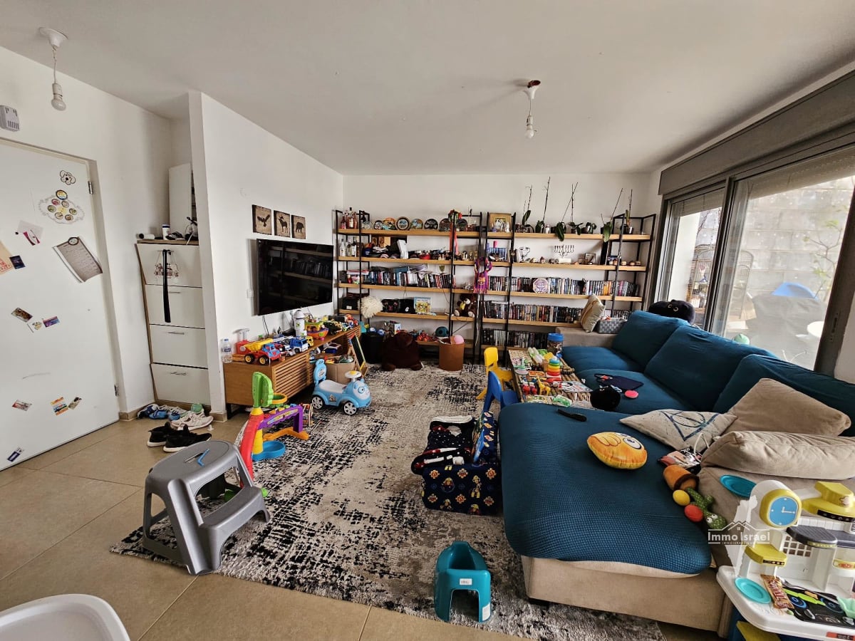 מיני פנטהאוז 4 חדרים למכירה ברחוב גפן 64, חריש