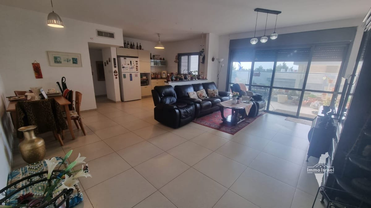 4-комнатная квартира на продажу на улице Орен 16, Хариш