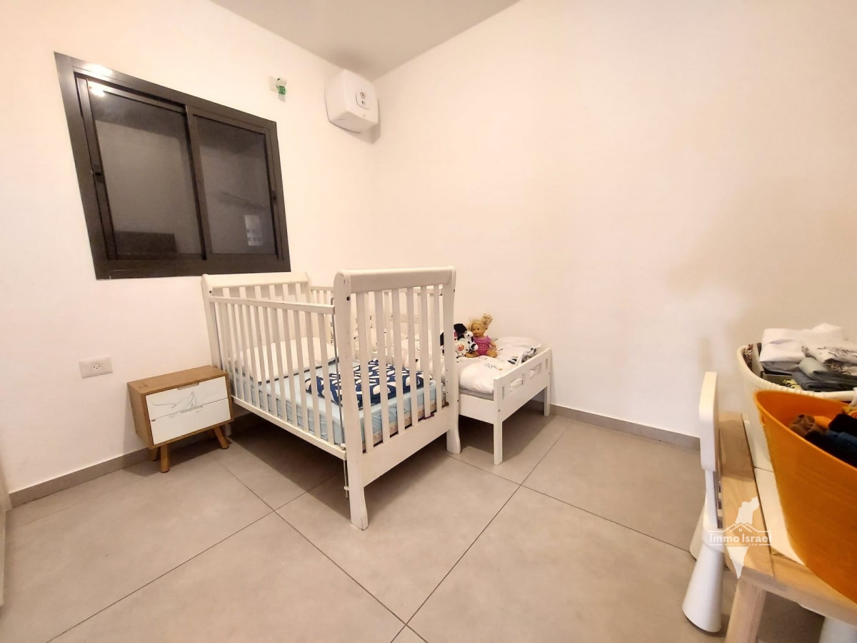 4-Room Apartment for Rent at 34 Moshe Dayan Road, Tel Aviv