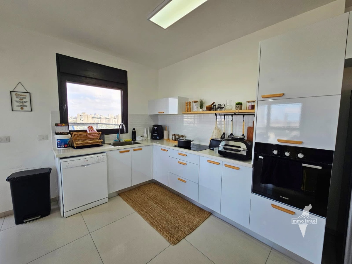 4-Room Apartment for Sale at 34 Moshe Dayan Street, Tel Aviv