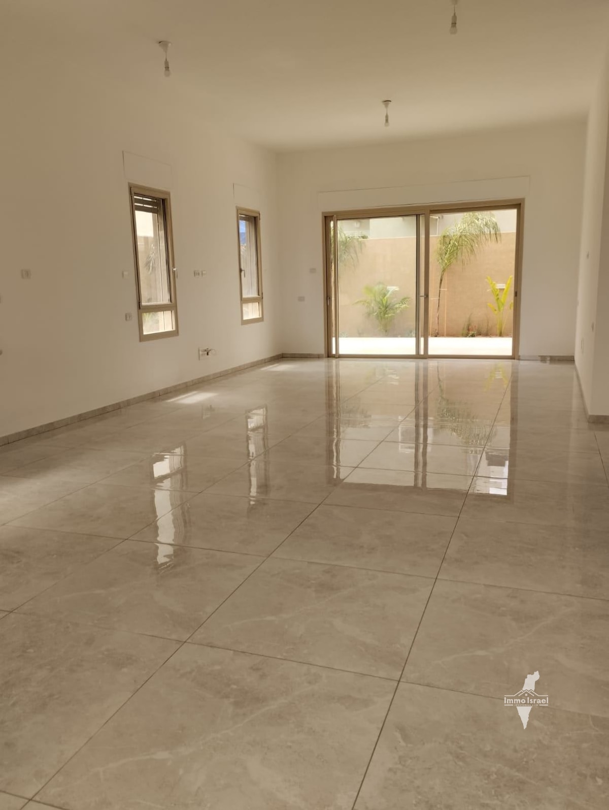 8-Room Duplex for Sale in Ofakim