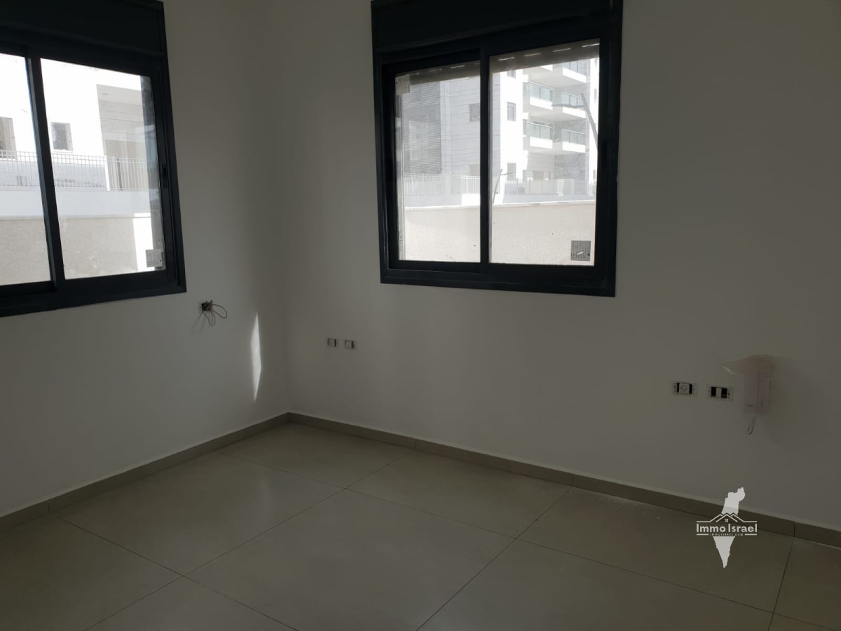 Rez-de-jardin de 4 pièces à vendre dans le quartier Ramot Yoram, Netivot