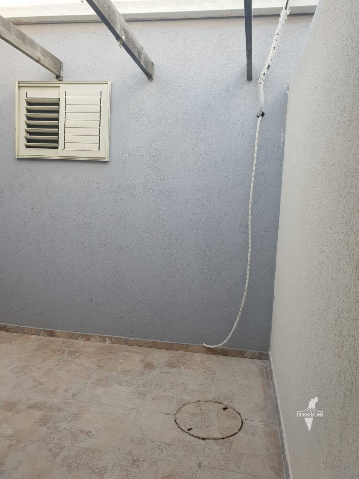 2-Room Residential Unit for Rent on Giborei Yisrael Street, Ofakim