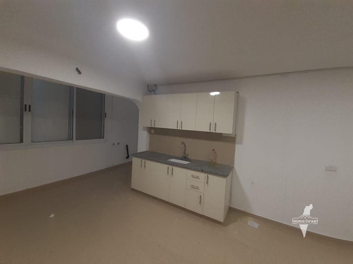 2-Room Apartment for Rent on Herzog Street, Ofakim