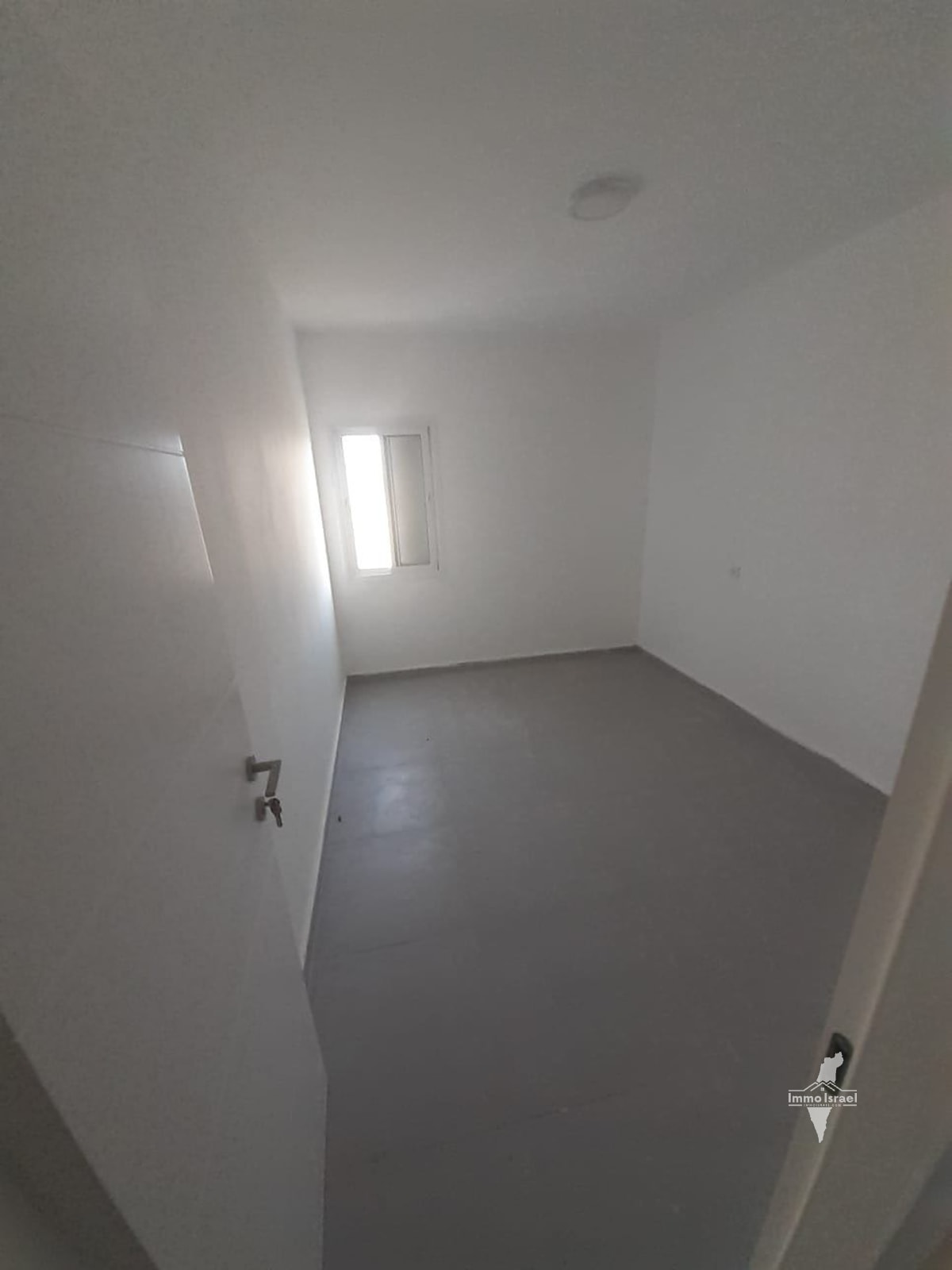 2-Room Apartment for Rent on Herzog Street, Ofakim