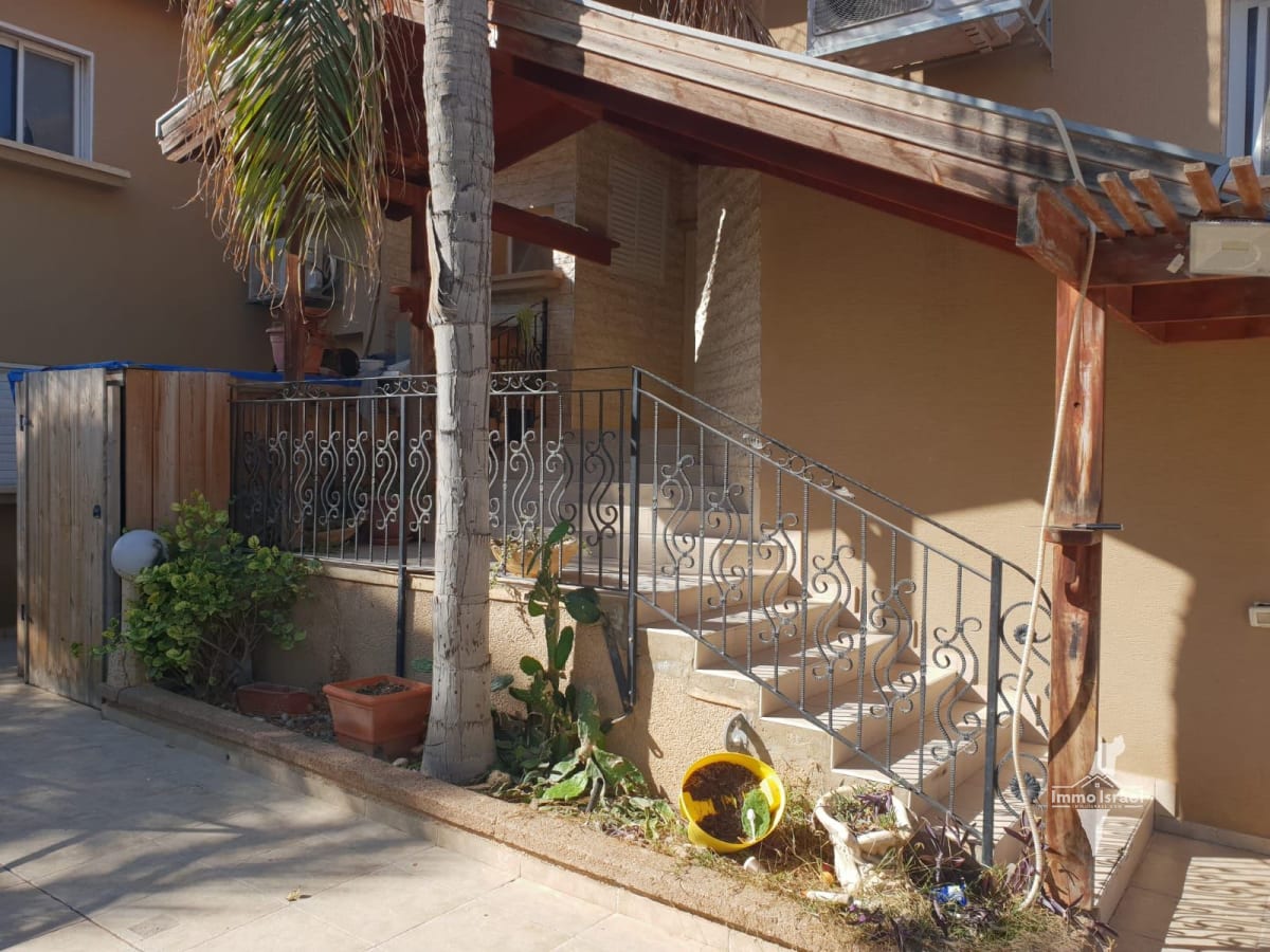 5-Room Ground Floor House for Rent in Shapira Neighborhood, Ofakim