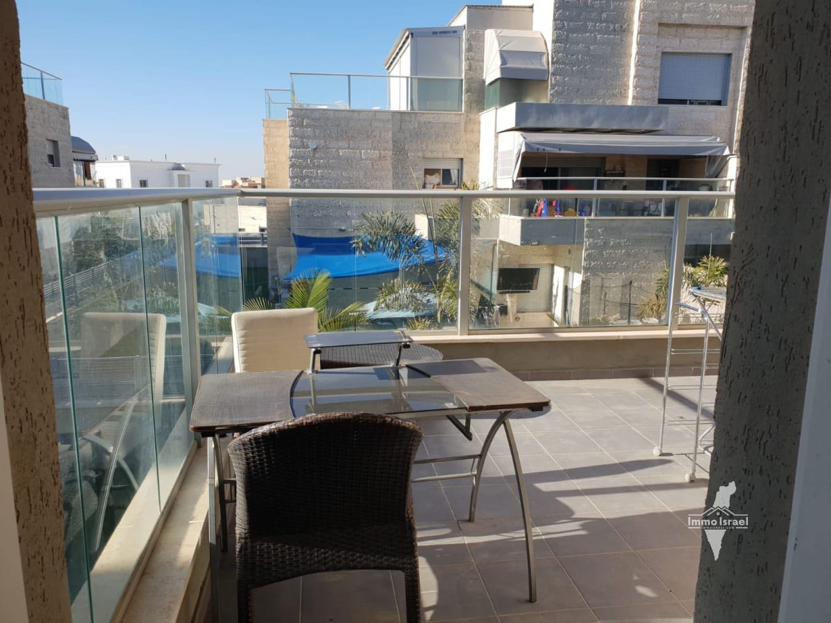 Mini penthouse de 5 pièces à vendre sur la rue HaShita, Ofakim