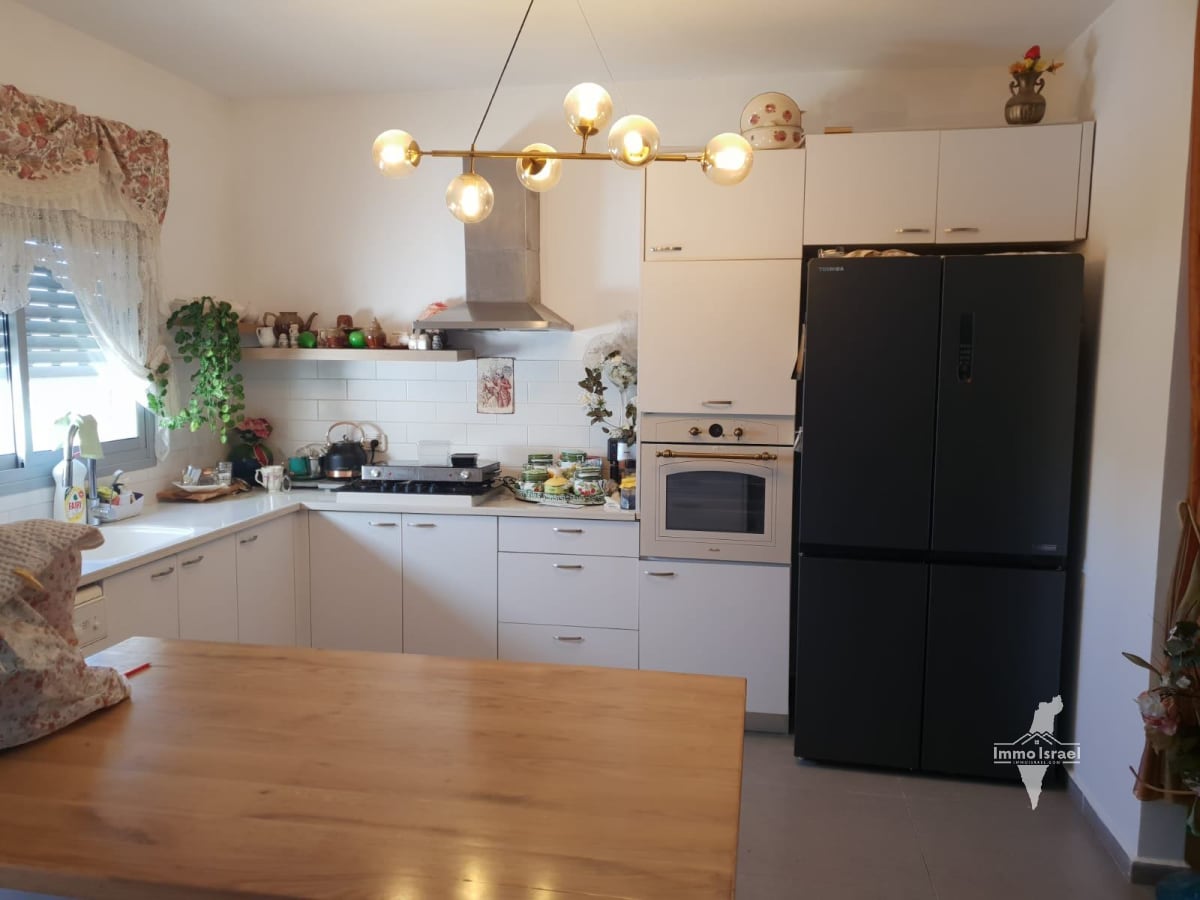 Mini penthouse de 5 pièces à vendre sur la rue HaShita, Ofakim