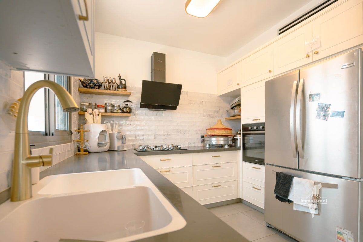 5-Room Penthouse for Sale at 18 Tamar Street, Harish