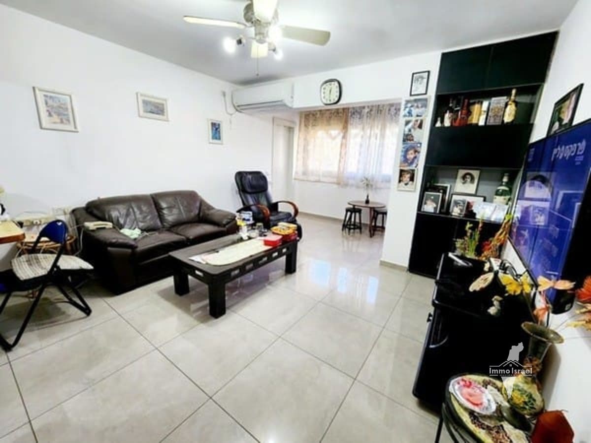 5-Room Apartment for Sale on Dahomey Street, Jerusalem
