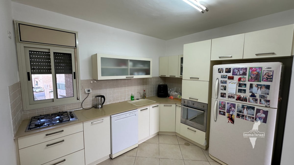 3-Room Apartment for Sale at 11 Gideon Hausner Street, Be'er Sheva