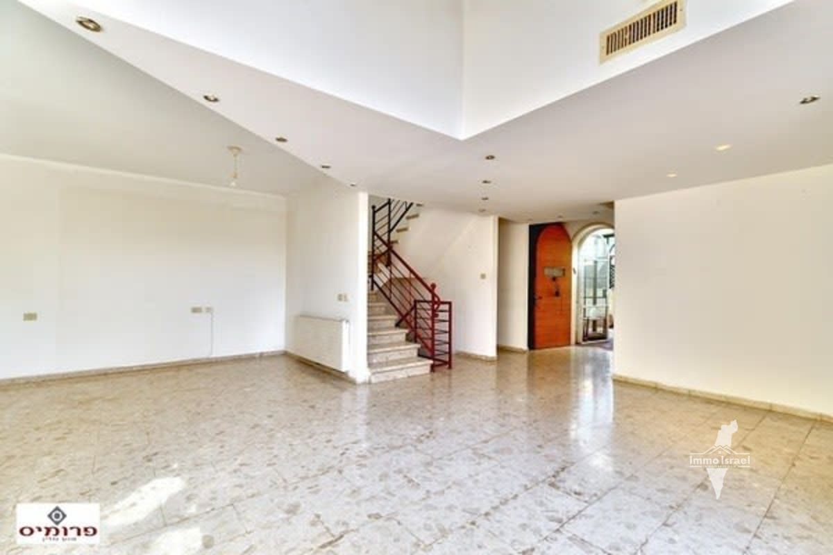 6-Room Cottage for Sale on HaKfir Street, Jerusalem