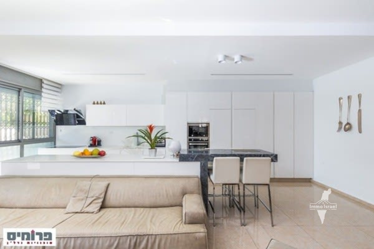 דירת גן 4 חדרים למכירה ברחוב גלבר, ירושלים