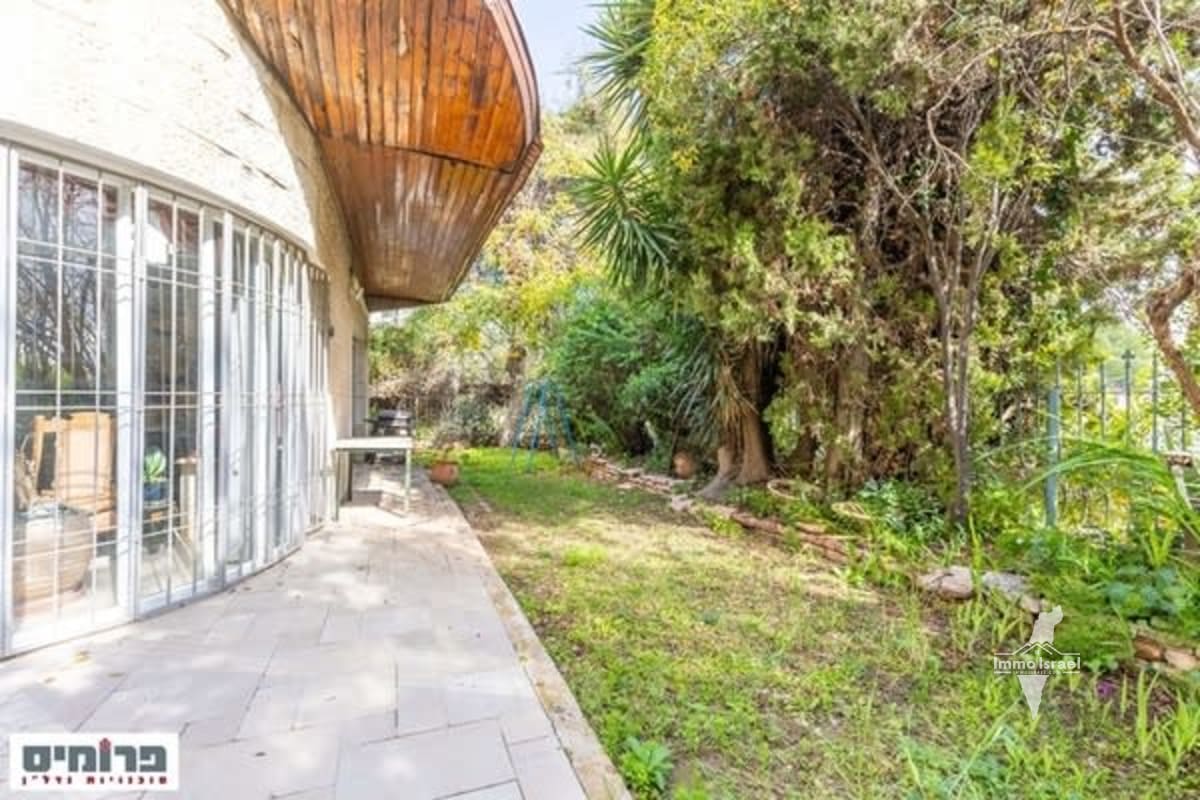 דו משפחתי 6 חדרים למכירה ברחוב דוד מרץ, ירושלים