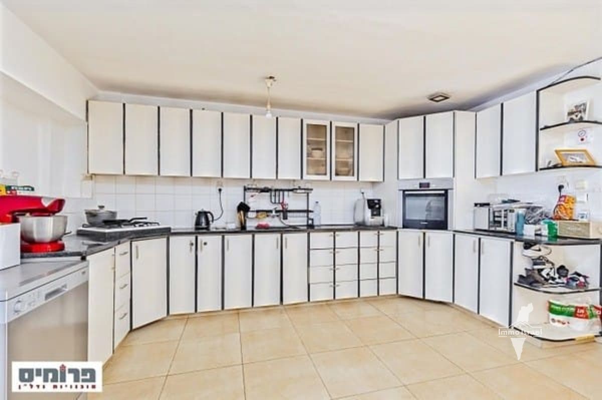 דירת 4.5 חדרים למכירה ברחוב דהומיי, ירושלים