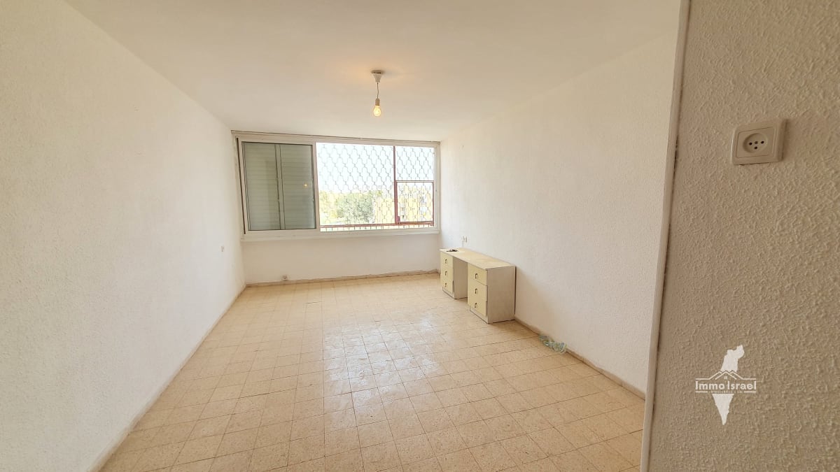 3-Room Apartment for Sale on Rahvat Hayil Street, Be'er Sheva