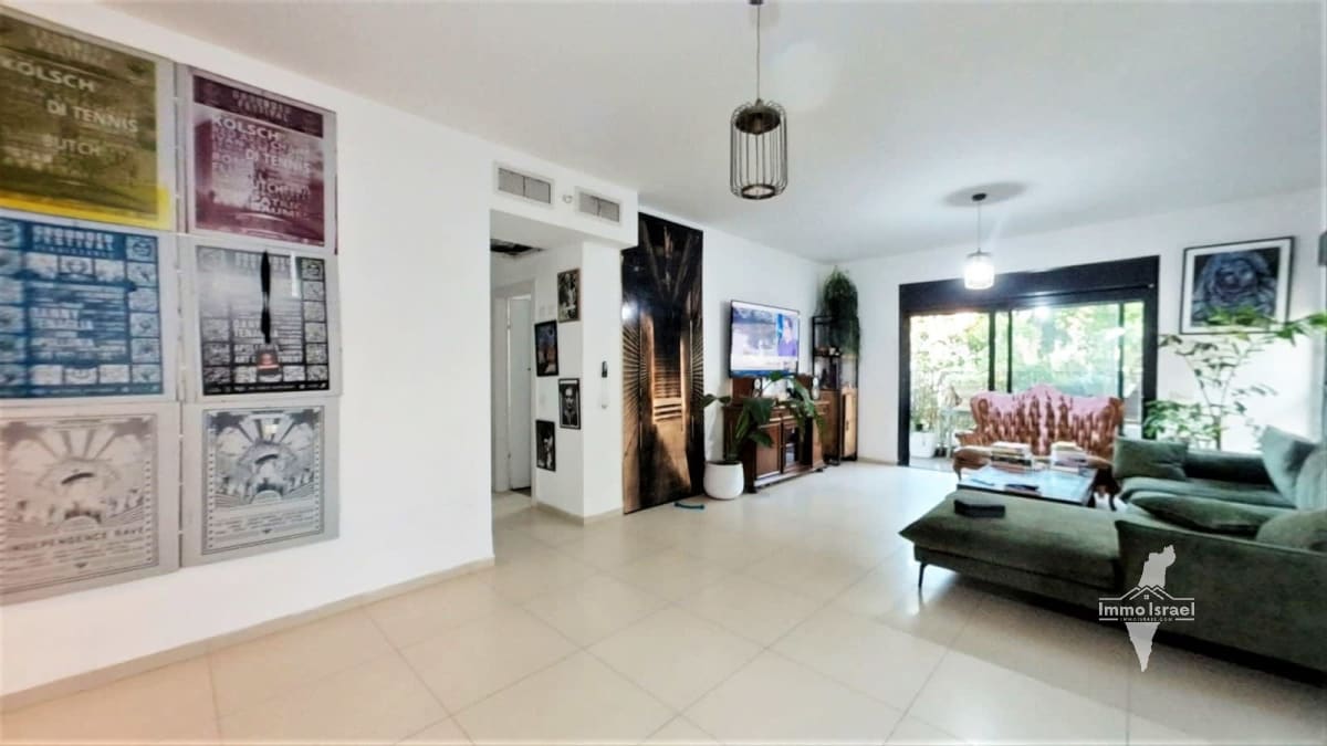 5-Room Apartment for Sale at 96 Sderot Jerusalem, Tel Aviv