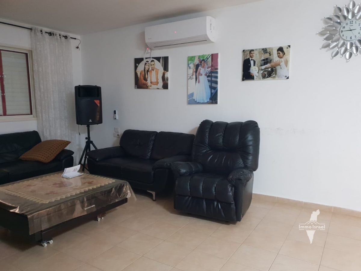 3-Room Garden Apartment for Sale on Pri Megadim Street, Ofakim