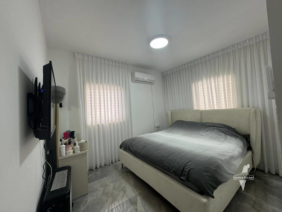 4-Room Apartment for Sale at 7 HaAyalon Street, Lod