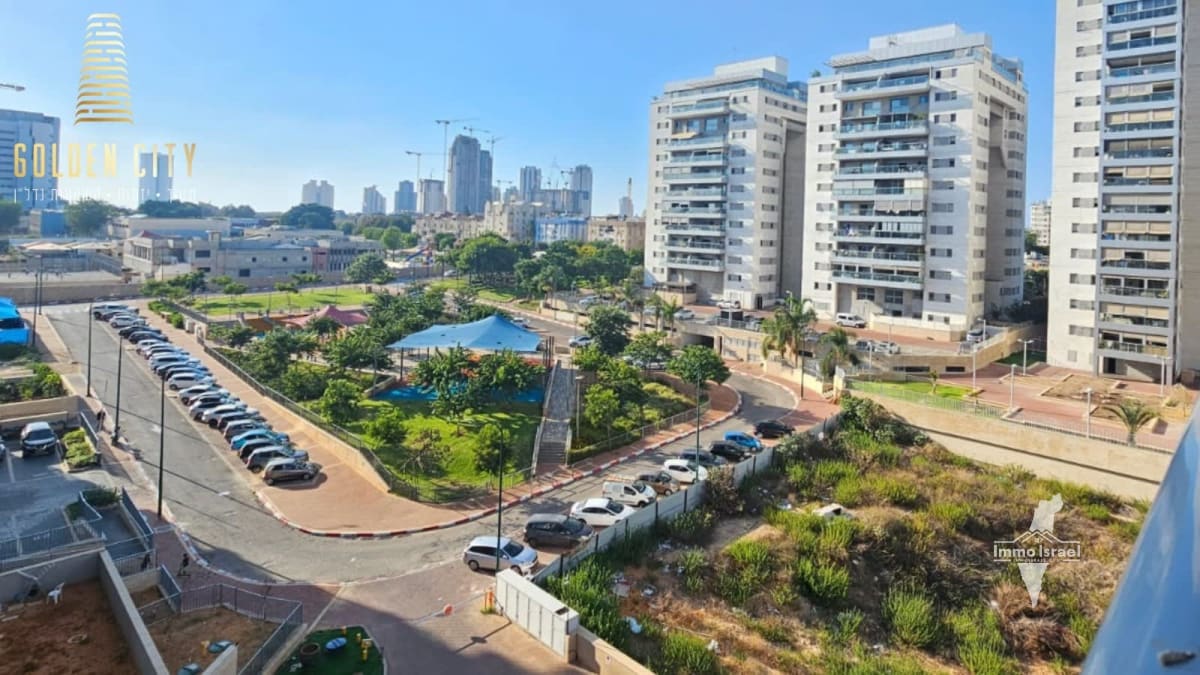 4-Room Apartment for Sale at 10 Amit Meir Street, Netanya