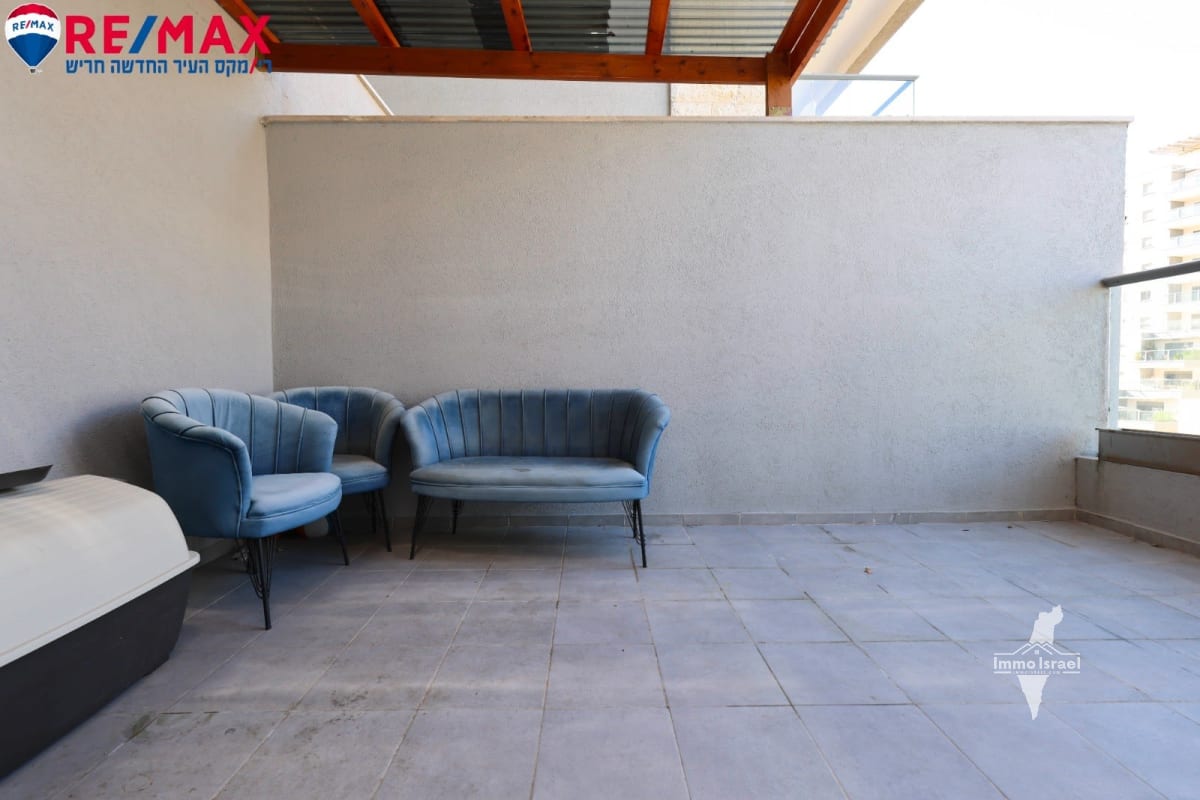 Rez-de-jardin de 4 pièces à vendre au 72 rue Shoham, Harish