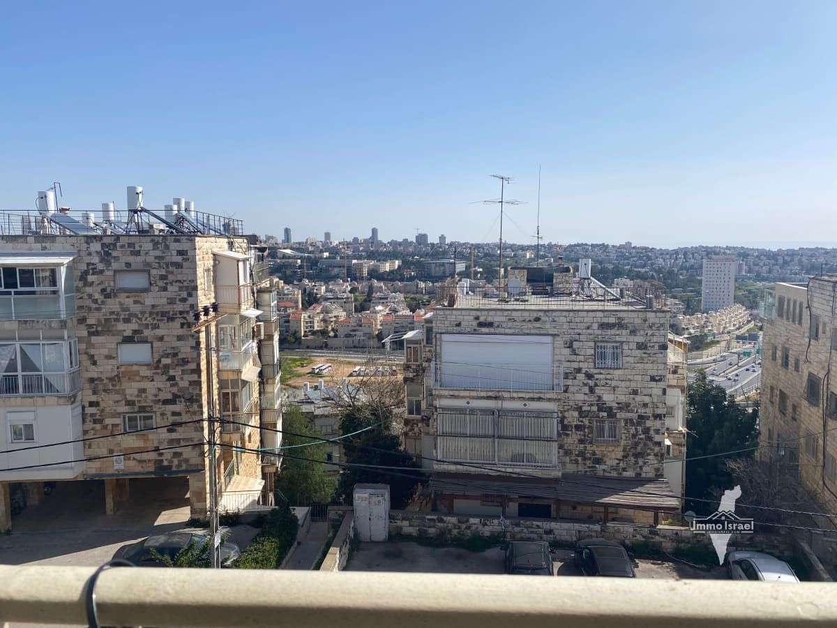 4.5-Room Rooftop Apartment for Sale at 42 Ha-Rav Uzi'el Street, Jerusalem