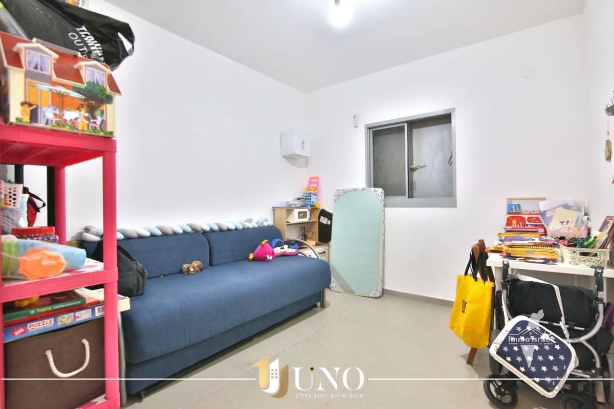 5-Room Apartment for Sale on Ehud Manor Street, Kiryat Bialik