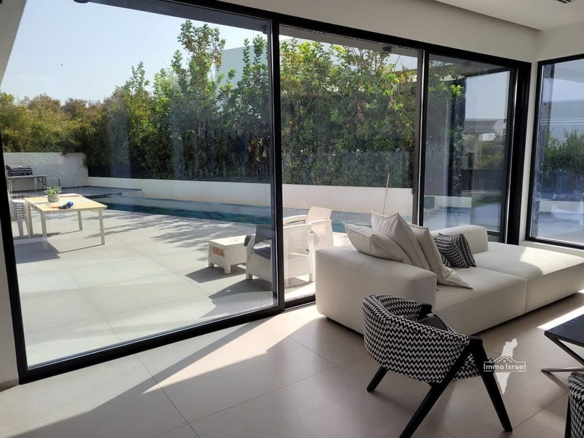 Luxurious New 6-Room Villa for Sale on HaDyuna Street, Caesarea