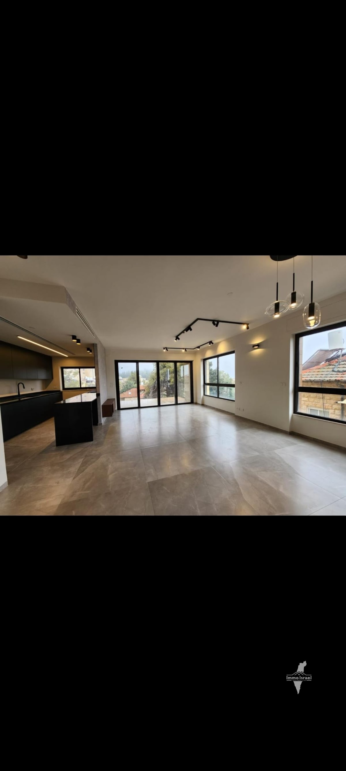 Luxury 5.5-Room Apartment for Sale on Tirtsa Street, Jerusalem