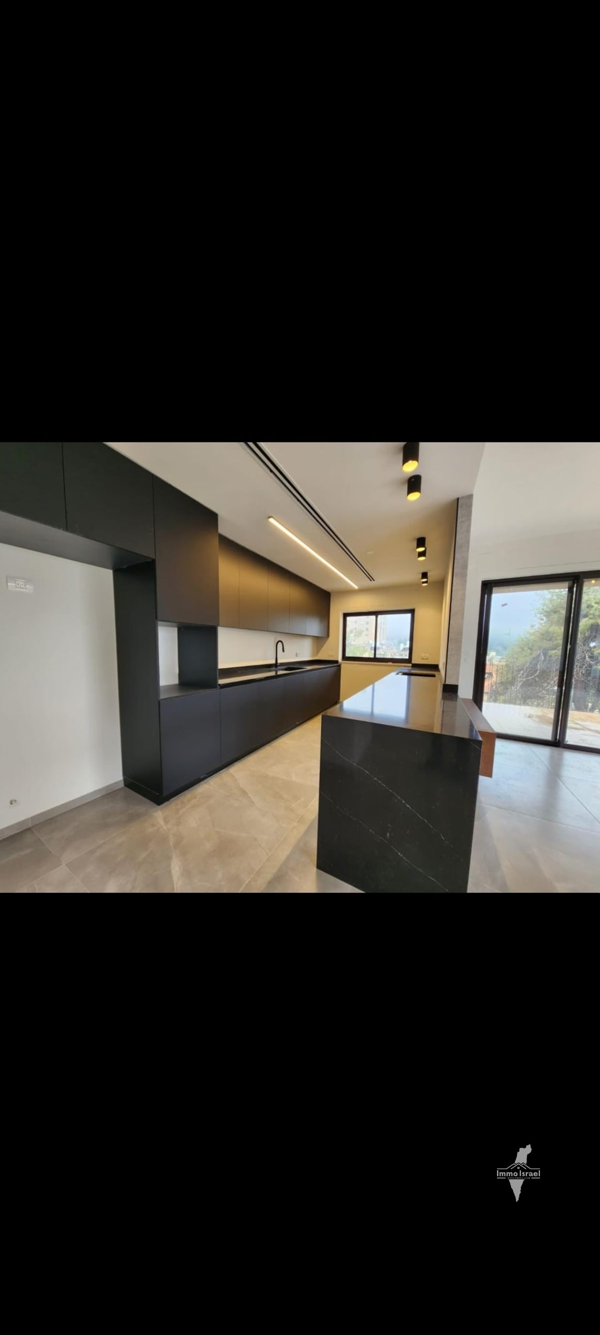 Luxury 5.5-Room Apartment for Sale on Tirtsa Street, Jerusalem