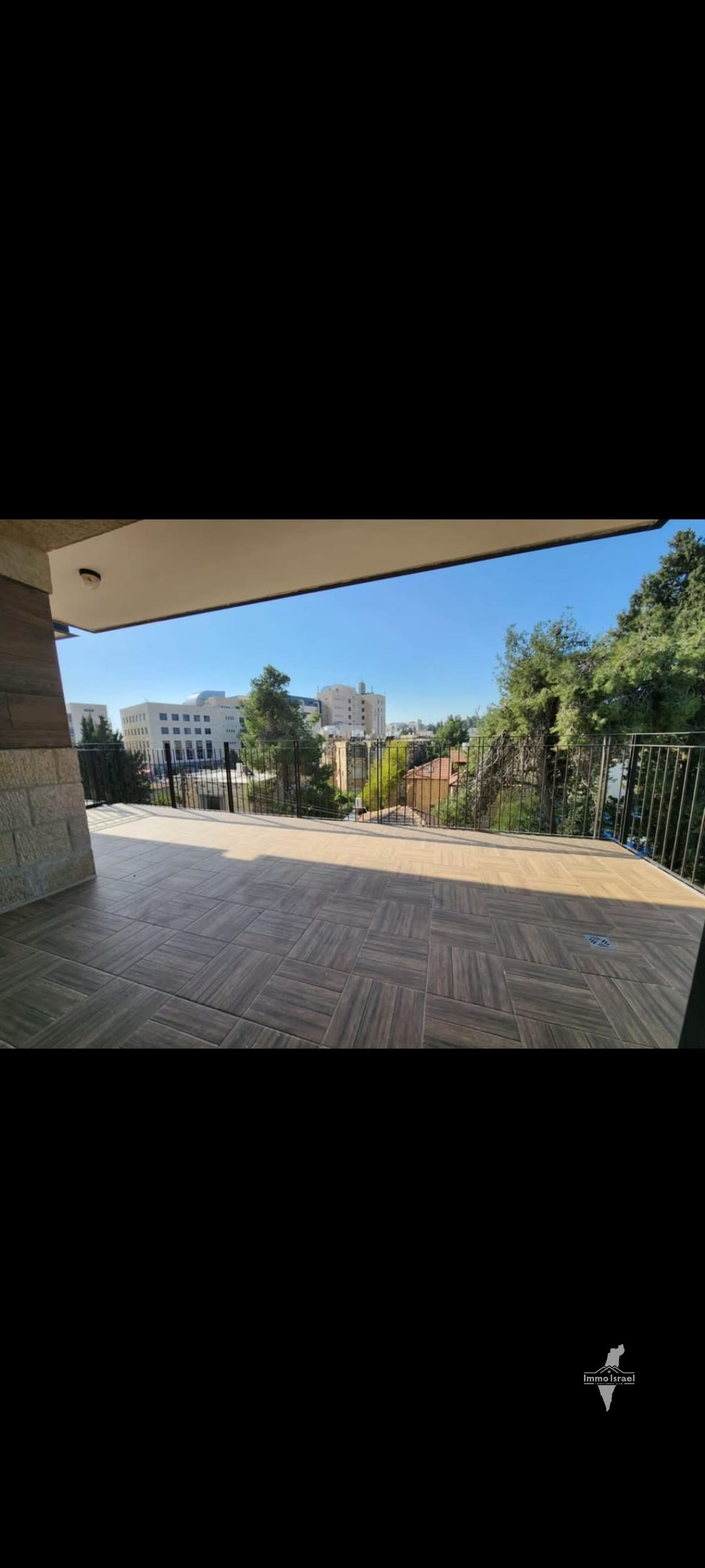 Luxury 5.5-Room Apartment for Sale on Tirtsa Street, Jerusalem