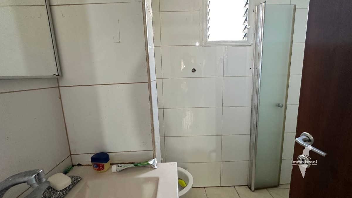 4-Room Divided Apartment for Sale on Derech Metsada, Beersheba